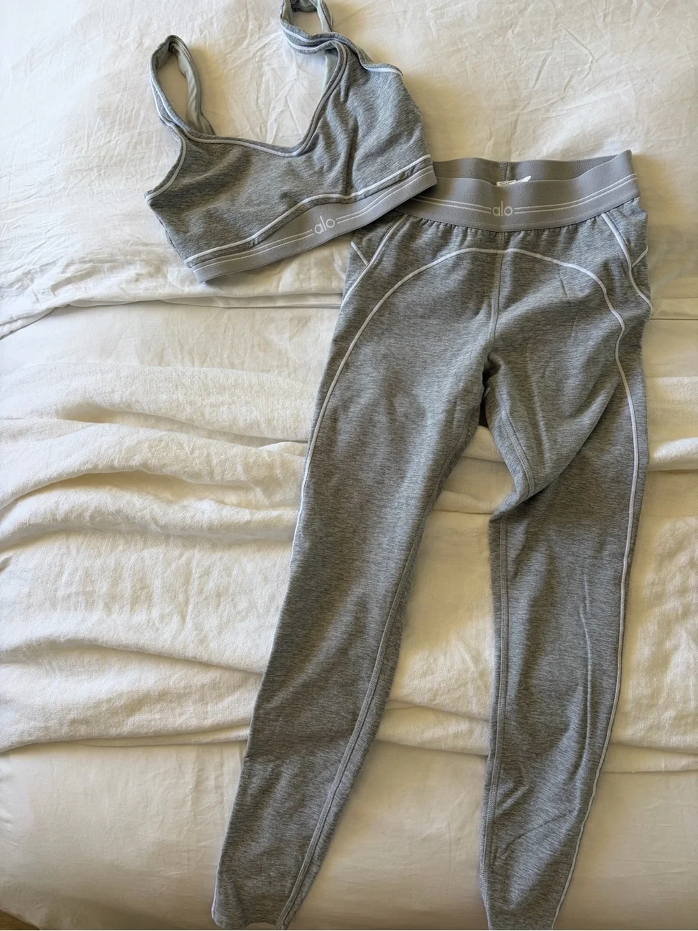 alo alosoft heart throb High-Waist Grey Leggings set